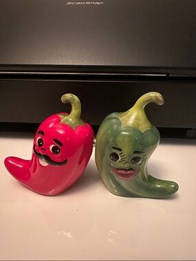 Cute Chili Pepper Salt & Pepper Shakers - Red & Green.